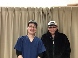 膝　笑顔3