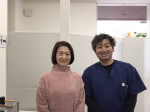 腰痛　笑顔